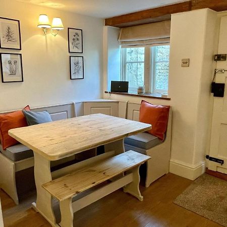 Hebe Cottage - Idyllic And Homely With Attention To Detail Atworth Eksteriør billede