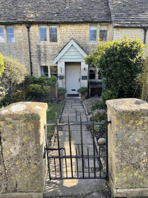 Hebe Cottage - Idyllic And Homely With Attention To Detail Atworth Eksteriør billede