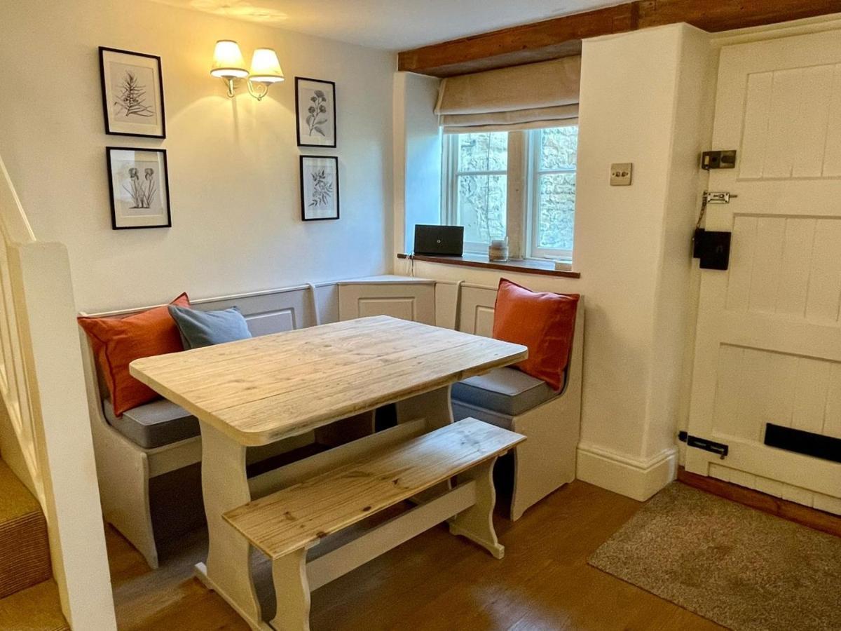 Hebe Cottage - Idyllic And Homely With Attention To Detail Atworth Eksteriør billede