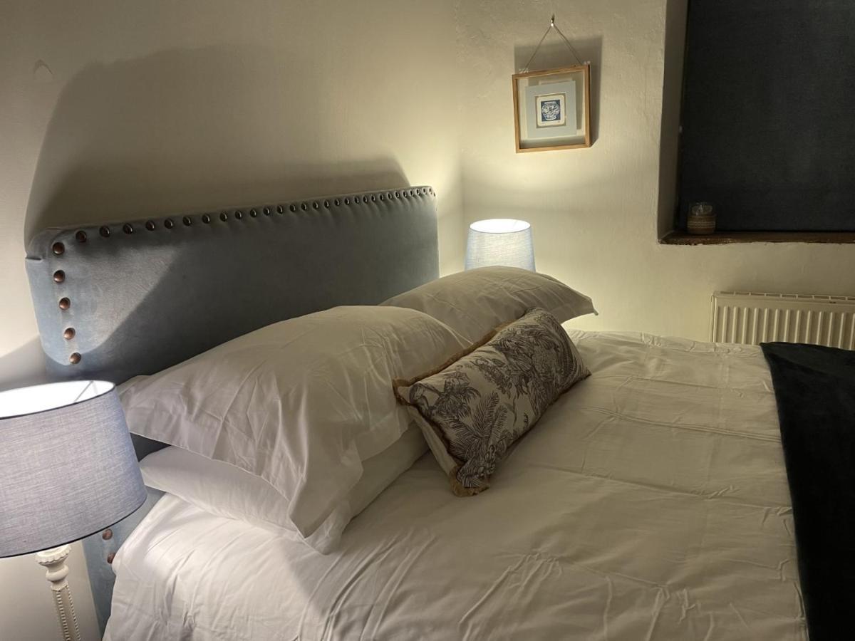 Hebe Cottage - Idyllic And Homely With Attention To Detail Atworth Eksteriør billede