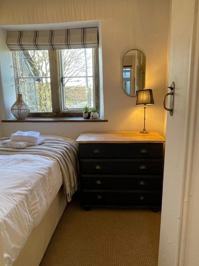 Hebe Cottage - Idyllic And Homely With Attention To Detail Atworth Eksteriør billede