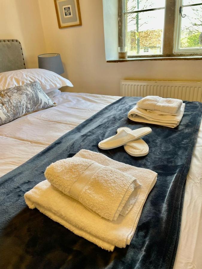 Hebe Cottage - Idyllic And Homely With Attention To Detail Atworth Eksteriør billede