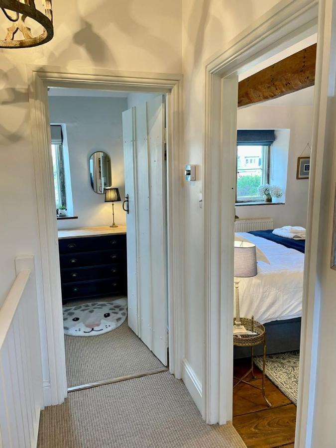 Hebe Cottage - Idyllic And Homely With Attention To Detail Atworth Eksteriør billede