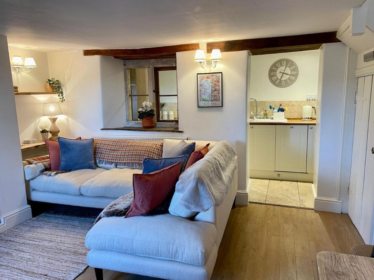 Hebe Cottage - Idyllic And Homely With Attention To Detail Atworth Eksteriør billede